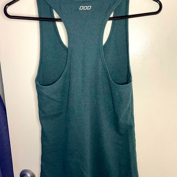 ⭐️HOST PICK⭐️ LORNA JANE green warrior singlet. - Picture 2 of 2